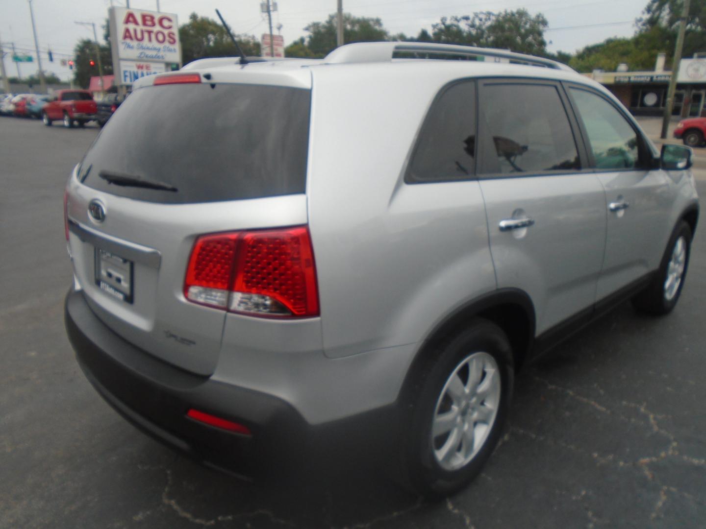 2013 Kia Sorento (5XYKT3A66DG) , located at 6112 N Florida Avenue, Tampa, FL, 33604, (888) 521-5131, 27.954929, -82.459534 - Photo#3